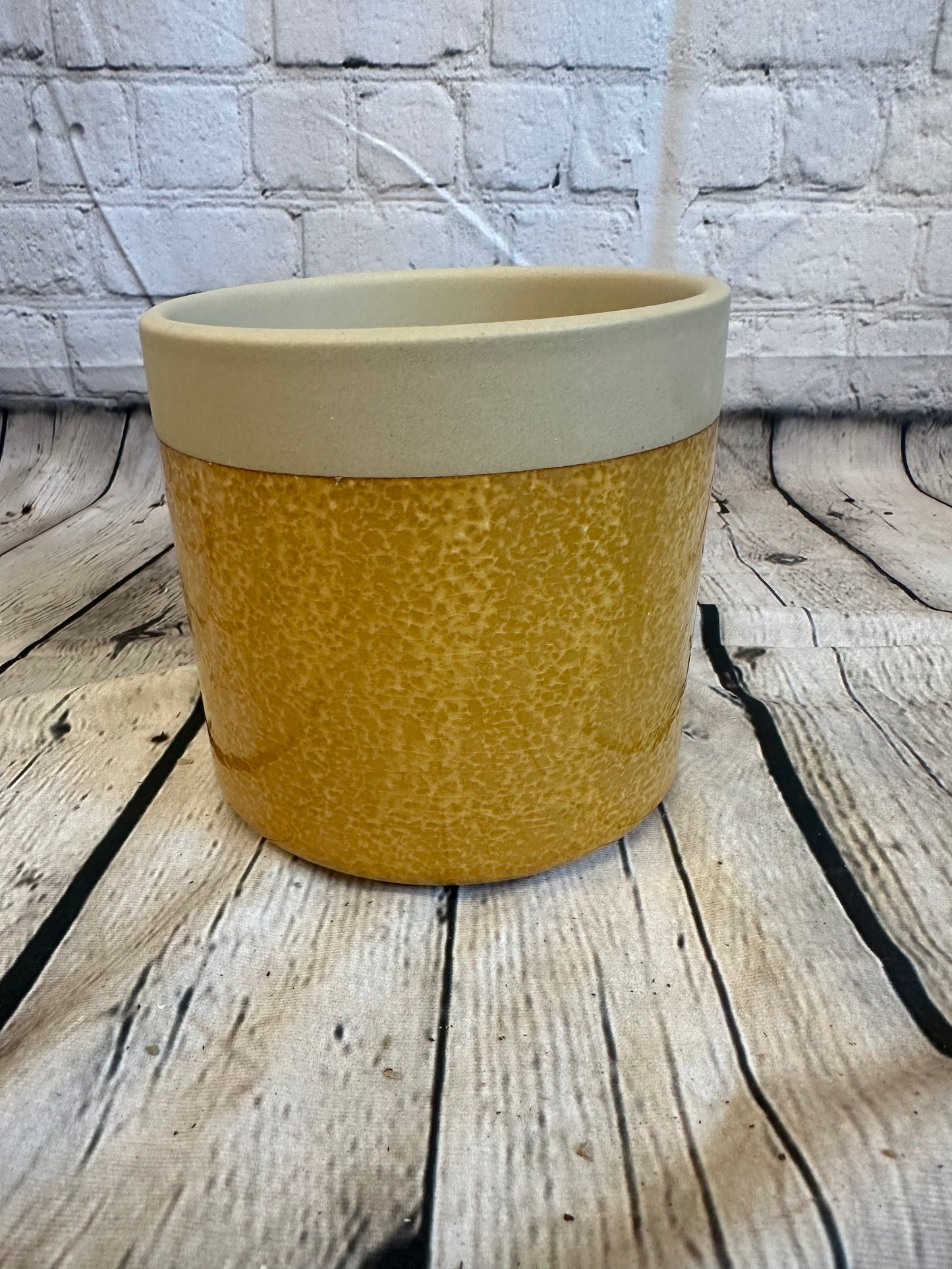 Yellow Pot- 6in